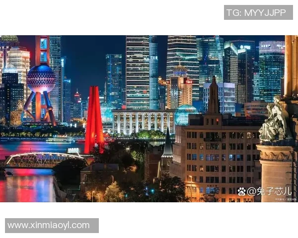 足球巨星畅游上海夜景感受城市魅力与文化交融 足球巨星畅游上海夜景感受城市魅力与文化交融