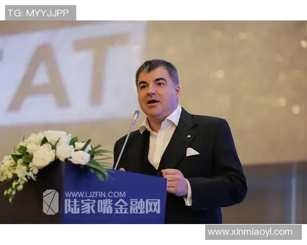 丁丁领衔欧洲豪门球星风采解析与足球战术创新探讨 丁丁领衔欧洲豪门球星风采解析与足球战术创新探讨