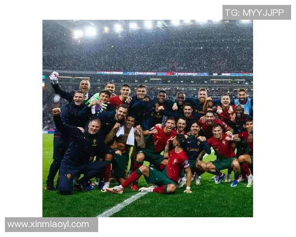 足球迷如何与球星互动获取签名的实用攻略与技巧 足球迷如何与球星互动获取签名的实用攻略与技巧